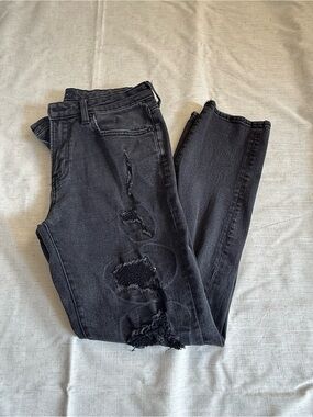 Aeropostale men’s Black Skinny Distressed Jeans